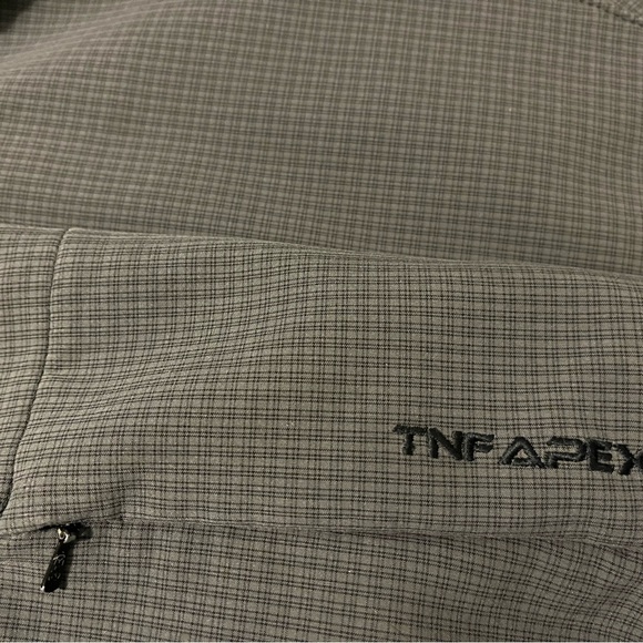 Women’s Heavier, large, The Northface grey (small checkered pattern) jacket. - Picture 8 of 16
